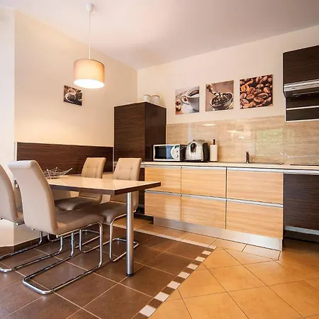 Bezowy Sun Seasons 24 W Karpaczu Z Parkingiem I Balkonem By Renters * Karpacz